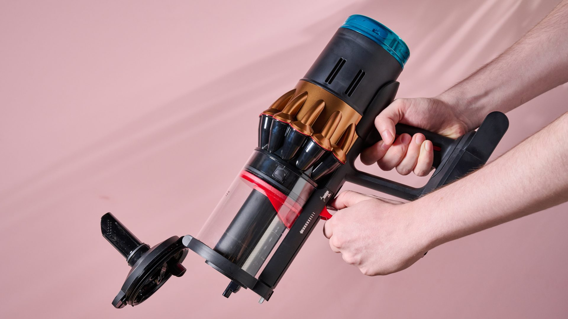 Dyson V16: флагманский беспроводной пылесос нового поколения